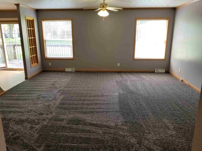 Building Photo - 715 N Nursery Rd