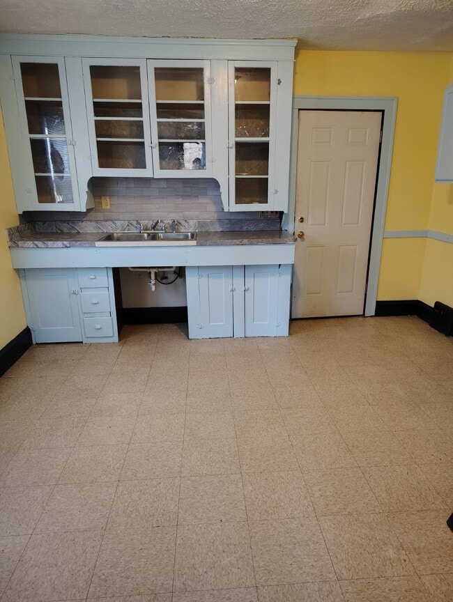 Photo - 11922-11924 Griffing Ave Apartment