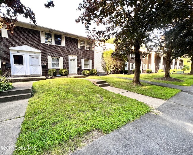 Foto del edificio - 22 Maxwell Dr