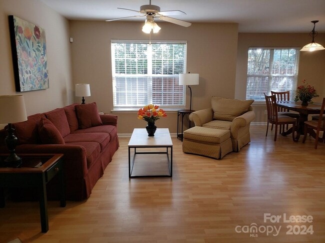 Building Photo - 10643 Greyhound Dr