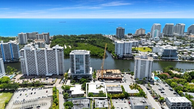 Building Photo - 915 Intracoastal Dr