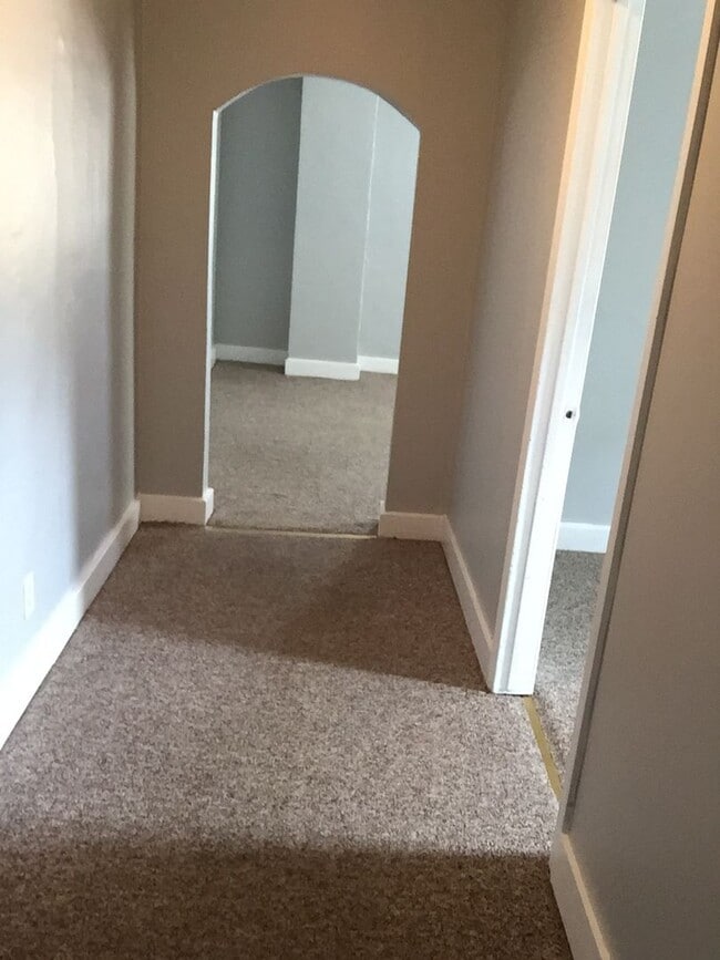 Building Photo - 110 W Walnut St