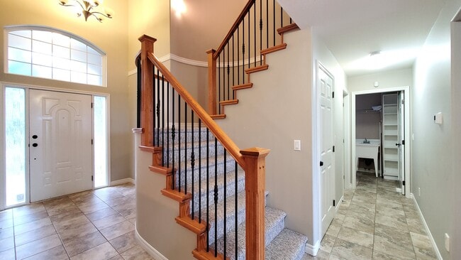 Building Photo - 46483 Valleyview Rd