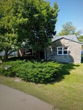 Building Photo - 222 Hanley St
