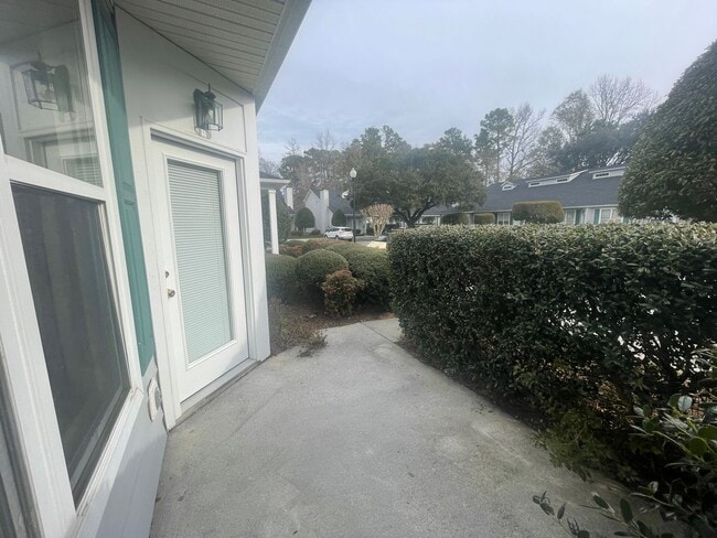 Building Photo - Greenway Village 2 Bedroom Townhome