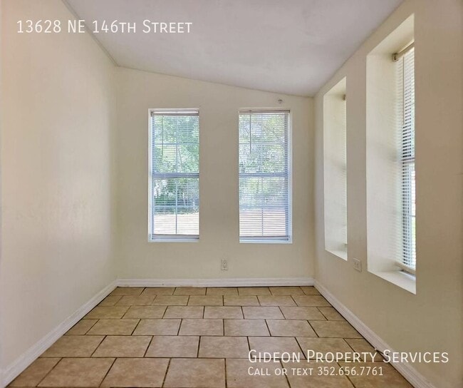 Building Photo - 13628 NE 146th St