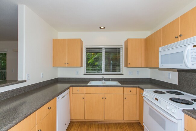 Building Photo - Spacious, private Mililani Tech Park resid...
