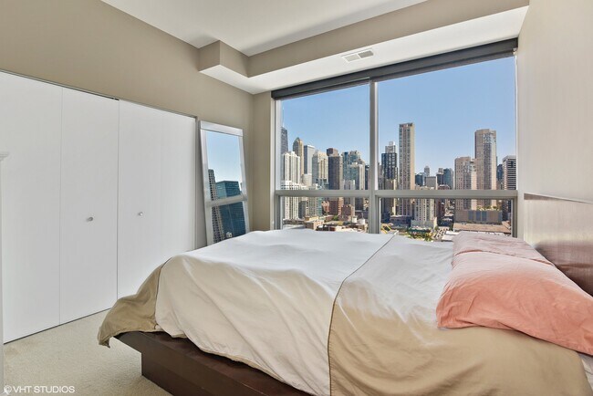 Foto del edificio - 303 W Ohio St