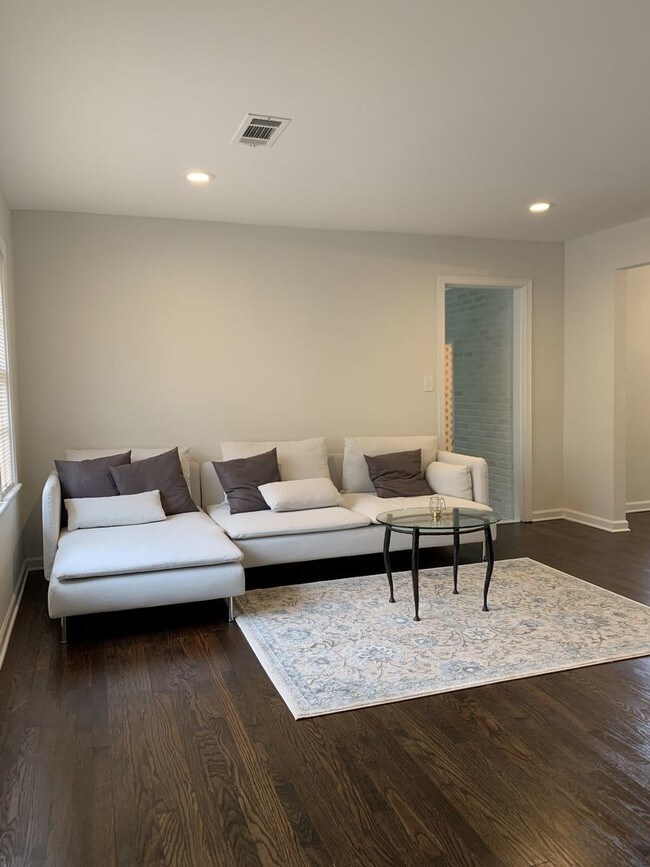 Foto del edificio - 4 Bedroom 2 Bathroom Home in Decatur