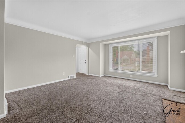 Building Photo - 4 Bedroom Home - $1,550