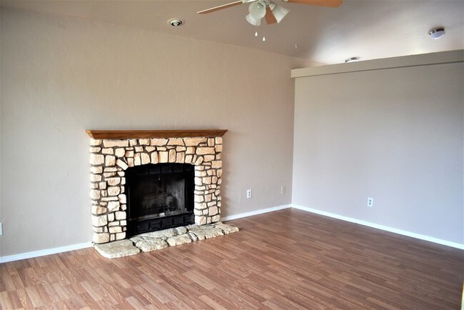 Foto del edificio - St. Peter's Ranch with Finished Basement!