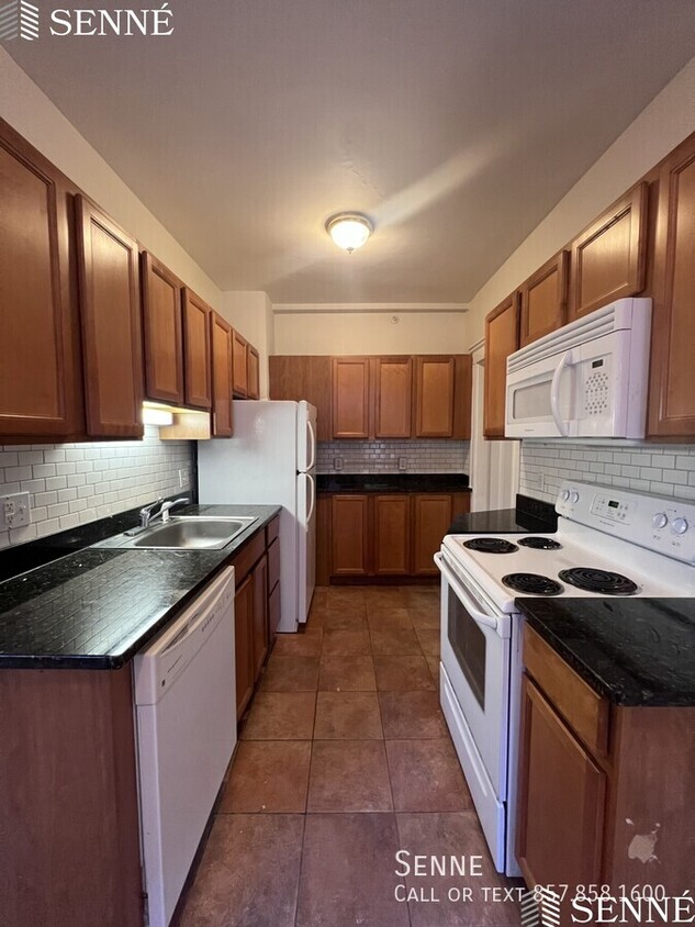 Foto principal - Charming & Spacious 1BR Near Harvard Squar...