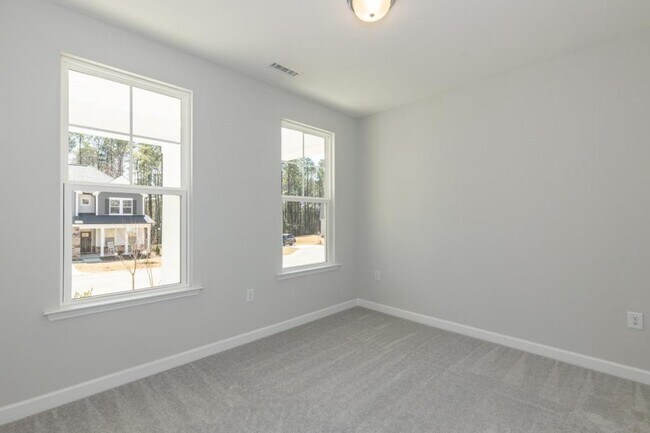 Building Photo - 50 Maximus Cir