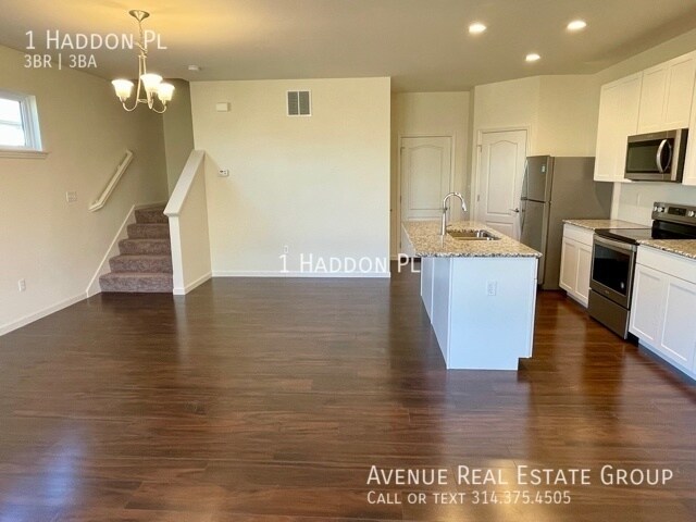 Building Photo - Just Listed! - 1 Haddon Pl