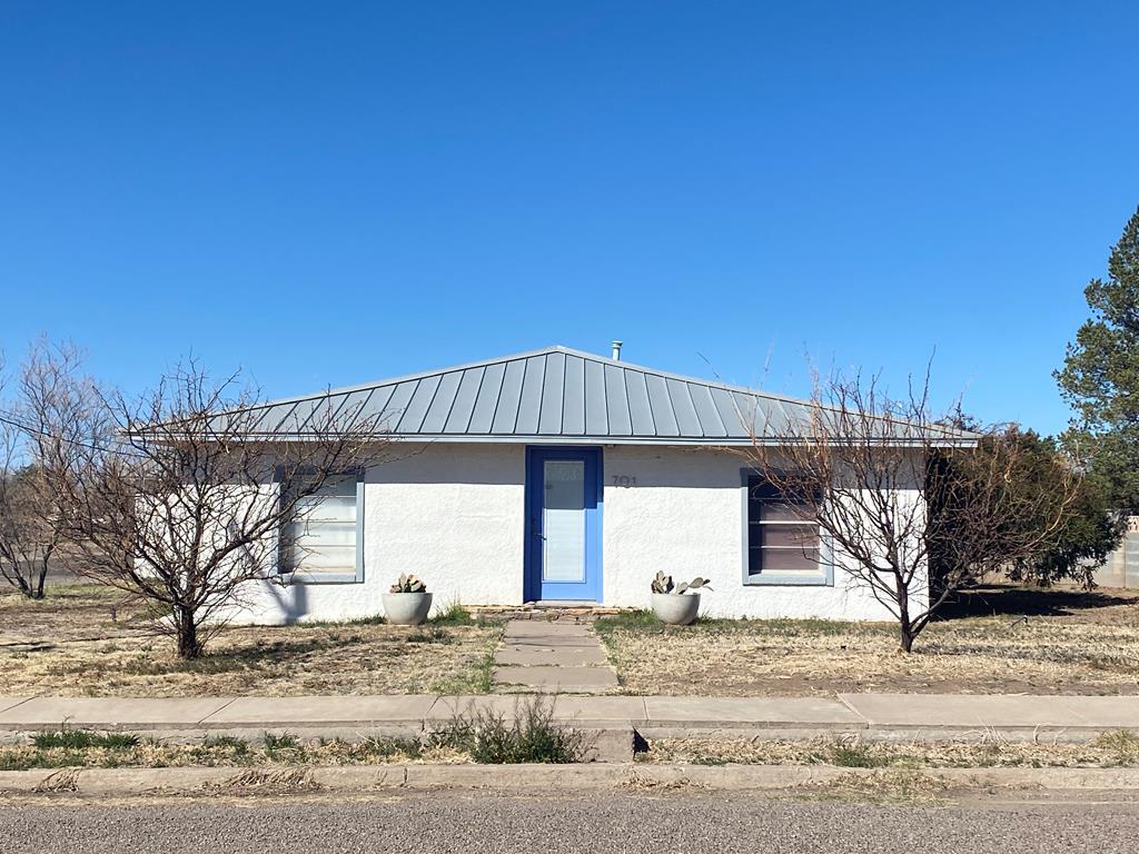 Primary Photo - 701 N Austin St