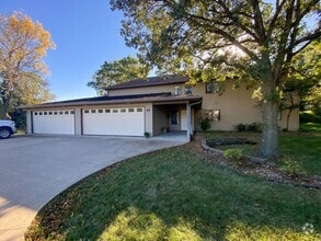 Building Photo - 49 Arbor Hill Cir