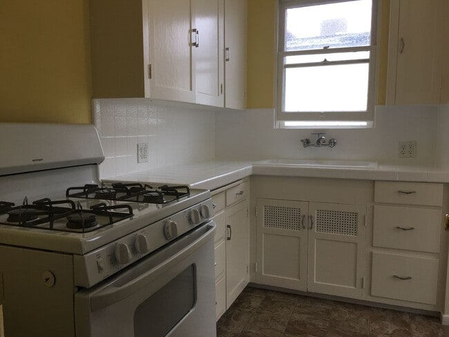 Building Photo - 4054