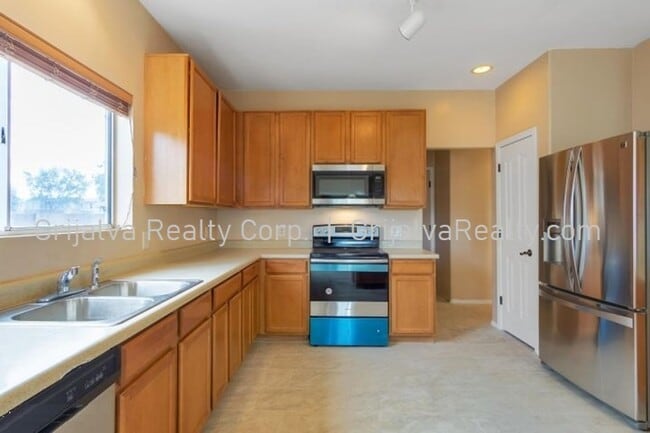 Foto del edificio - Beautiful 3 Bedroom 3 Bath House in Drexel...