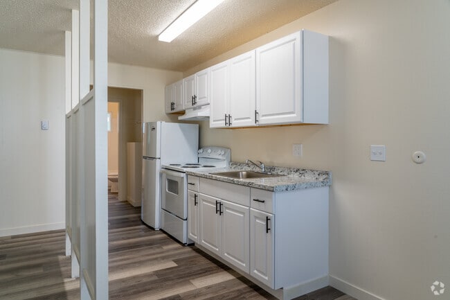 1BR, 1BA, - 700SF - Kitchen - Halsey Street Arms Apartments