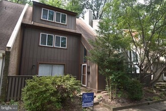 Building Photo - 1436 Greenmont Ct