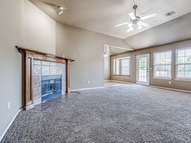 Building Photo - 1104 Westridge Dr