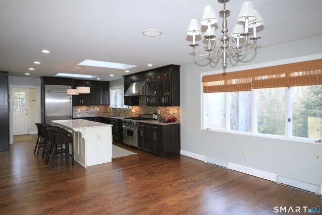 Foto del edificio - 950 Rock Rimmon Rd