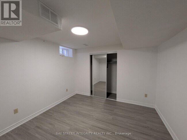 Photo du bâtiment - LOWER 37 SANDHAM CRESCENT
