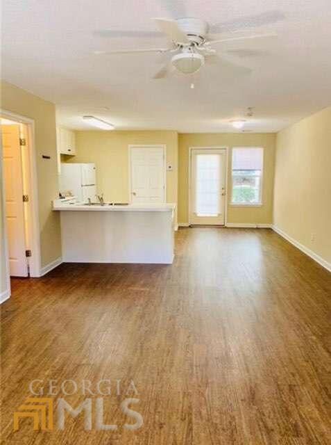 Building Photo - 1171 Riverside Terrace