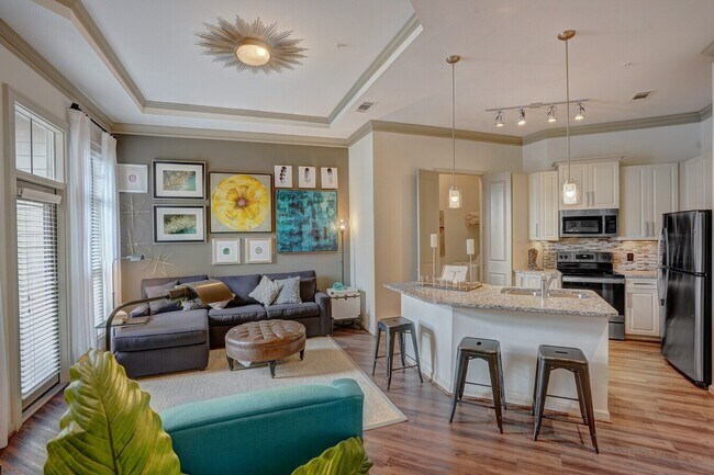 Foto del edificio - Five-Star Living, Right at Home!