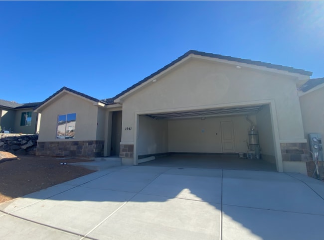 Building Photo - 1541 W 470 N