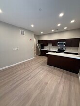 Building Photo - 6 Chatham St