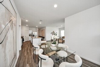 Building Photo - 10317 Valley Vista Dr