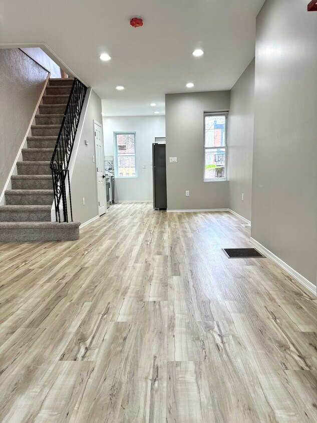 Foto principal - 2733 W Silver St