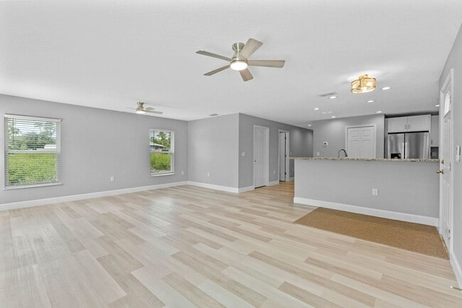 Foto del edificio - 2930 Alatka Ln