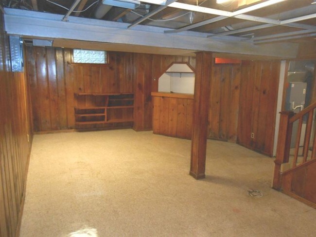 Building Photo - 16710 Greydale Ave
