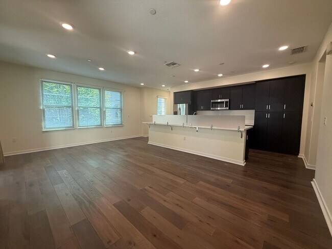 Foto del edificio - Beautiful North San Jose 4 Bedroom in Desirable Orchard Park Community!