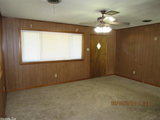 Building Photo - 36A Dendron St