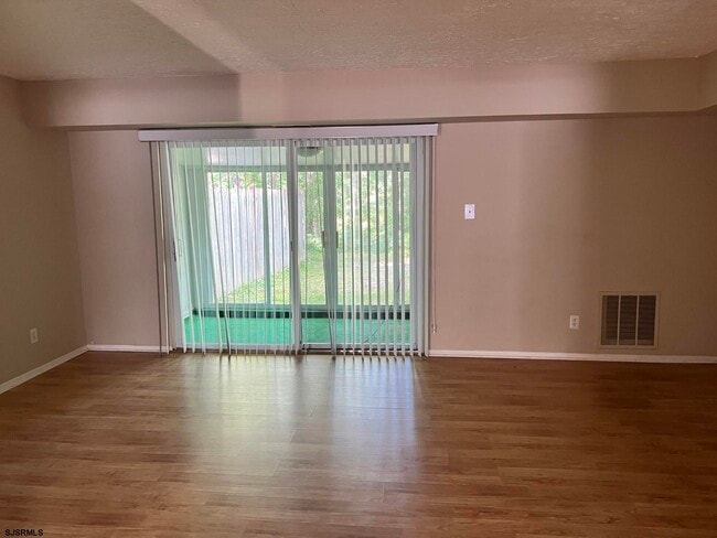 Building Photo - 6047 Hoover Dr