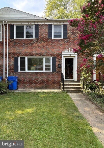 Building Photo - 130 Charles Pl