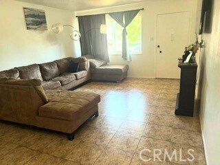 Foto del edificio - 2140 Woodlawn Dr