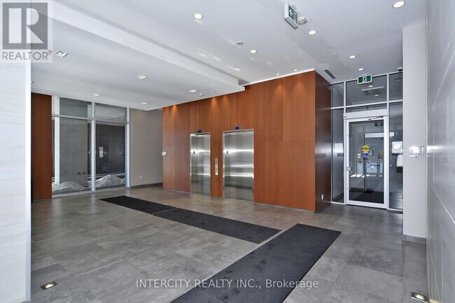 Photo du bâtiment - 2800-2800 Keele St