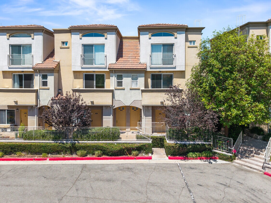 Foto principal - 5200 Premiere Hills Cir
