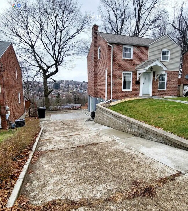 Foto del edificio - 729 Highview Rd