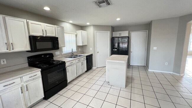 Foto del edificio - Gorgeous 4 Bed / 2.5 Bath POOL Home in Mea...