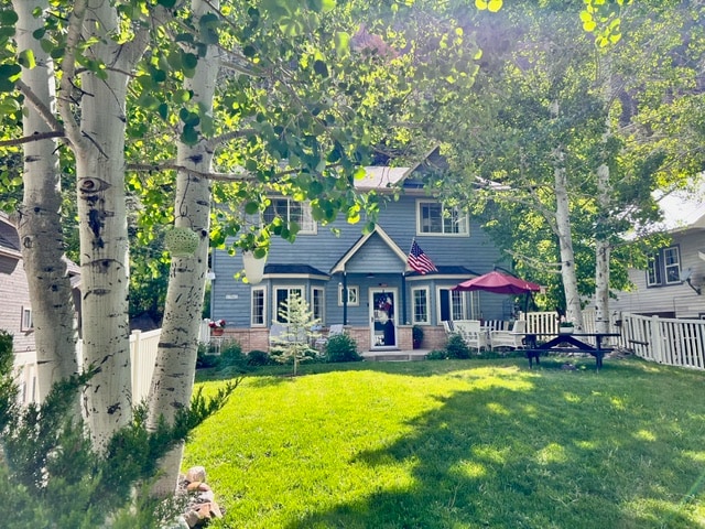 Primary Photo - 1562 Oak St