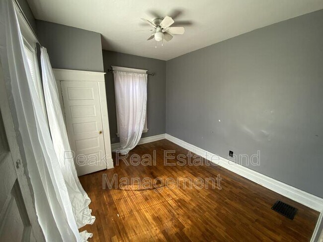 Foto del edificio - 815 Evergreen St SE