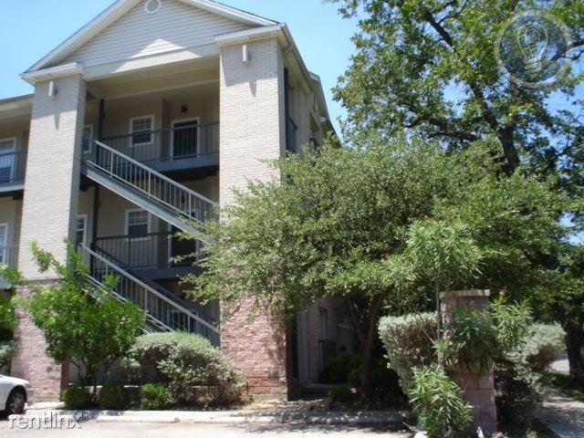 Building Photo - 2204 San Gabriel St
