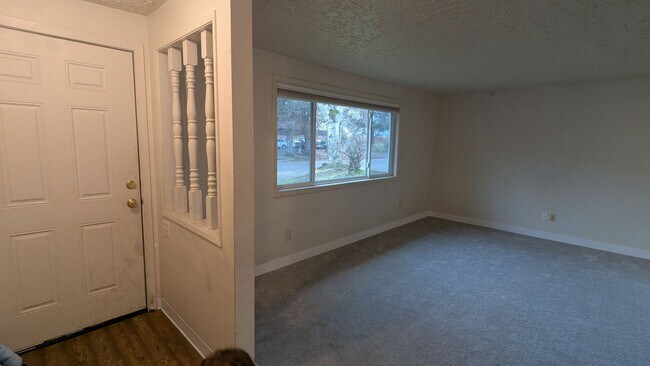 Foto del edificio - 14616 NE Coast Pine Ct