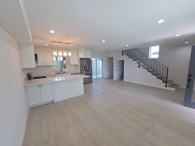 Primer piso, foto grande - 2515 Foothill Blvd