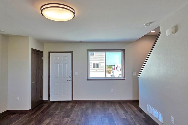 Building Photo - 105 Carly Dr
